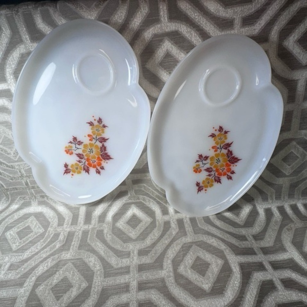 Vintage Blossom Federal Patio FEDERAL Milk Glass Snack Sets Riverdale 2 - Picture 2 of 8